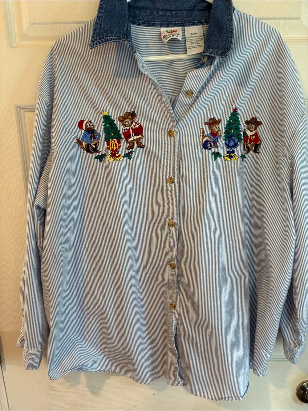 Nutcracker Size 26 W Christmas Cat Button Down Shirt